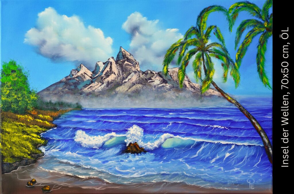 Tropische Küstenlandschaft mit Vulkanberg, Palmen, Wellen und blauem Himmel mit Wolken