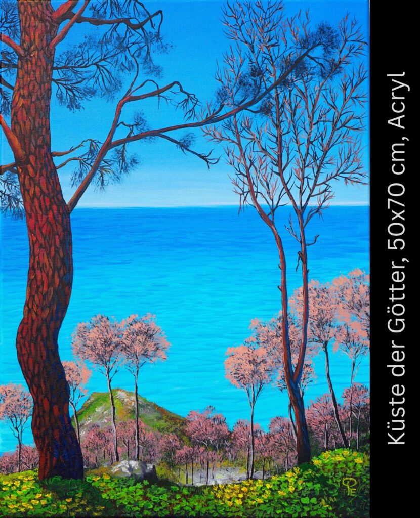 Rote Bäume mit rosa Blüten blicken auf türkisfarbenes Meer, grüne Untervegetation im Vordergrund, klarer blauer Himmel